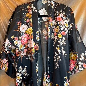 Vintage 70’s polyester‎ Floral Black Kimono 52” chest 500